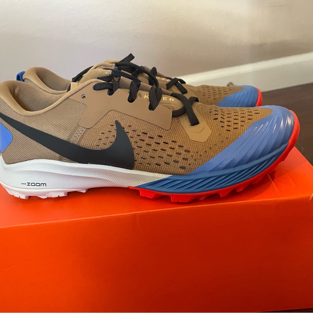 Nike trail hiking sneakers